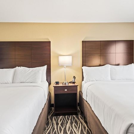 Cobblestone Hotel & Suites - Bellefontaine Extérieur photo