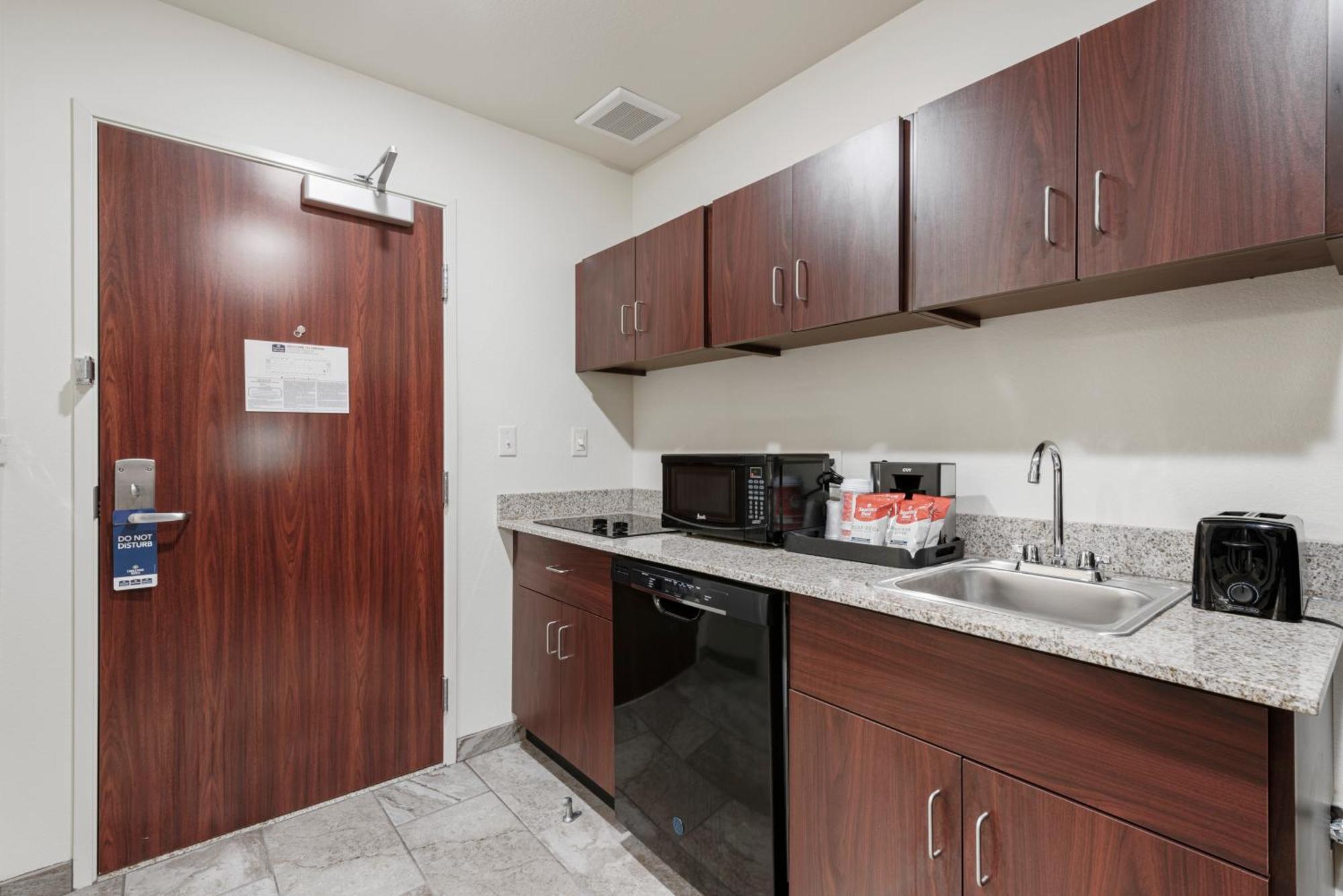 Cobblestone Hotel & Suites - Bellefontaine Extérieur photo