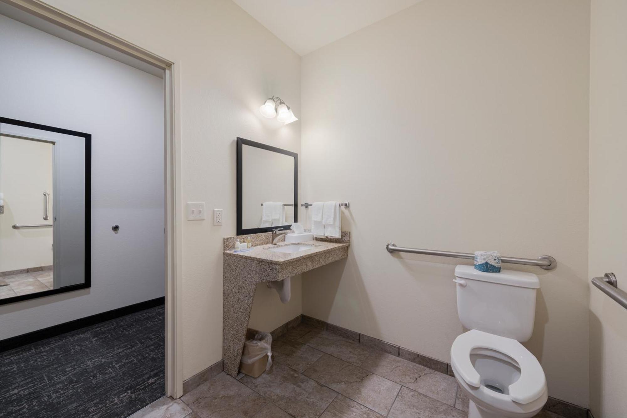 Cobblestone Hotel & Suites - Bellefontaine Extérieur photo