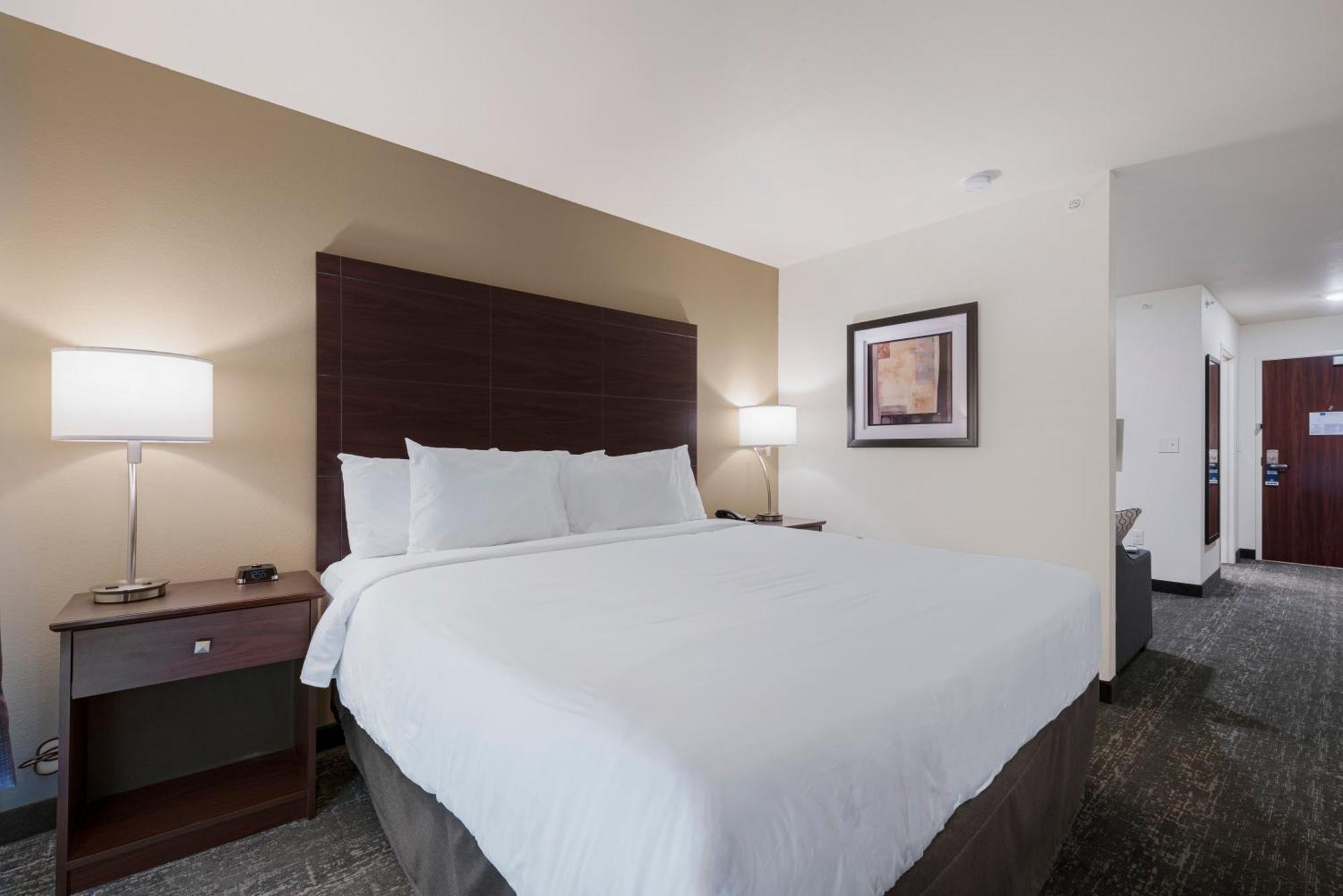 Cobblestone Hotel & Suites - Bellefontaine Extérieur photo